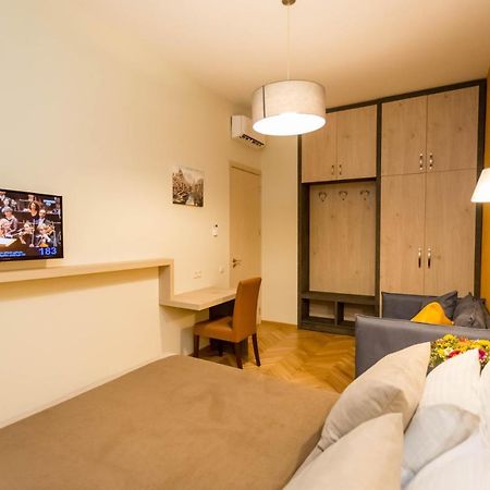 Luxury 3 Bedroom Apartment By Freedom Square City Center Tbilisi Exterior photo