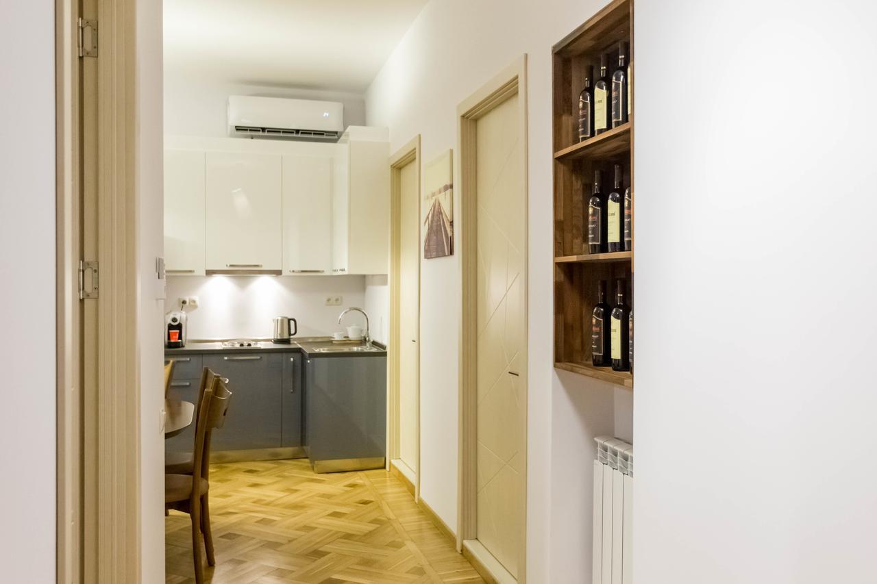 Luxury 3 Bedroom Apartment By Freedom Square City Center Tbilisi Exterior photo
