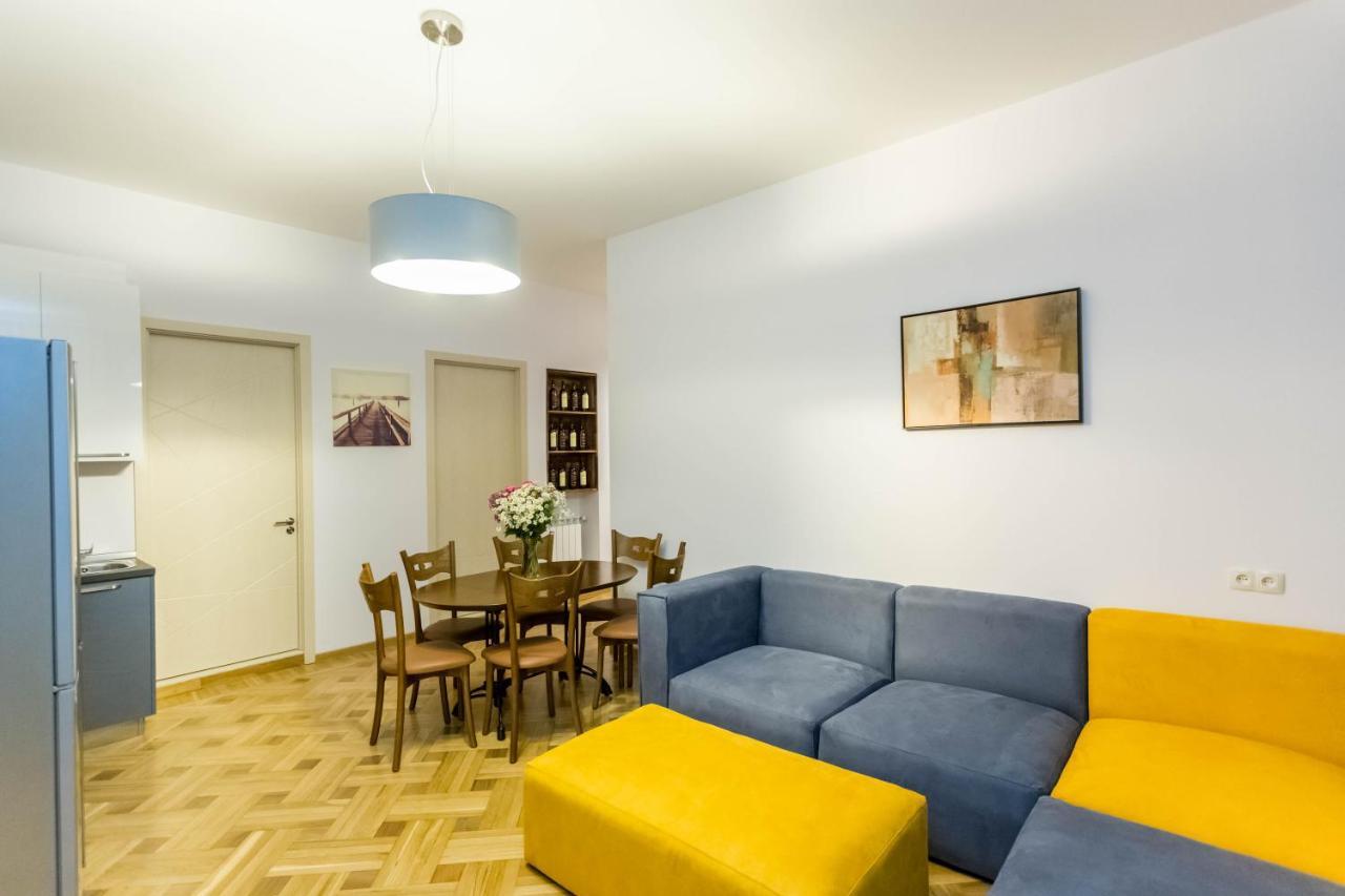 Luxury 3 Bedroom Apartment By Freedom Square City Center Tbilisi Exterior photo