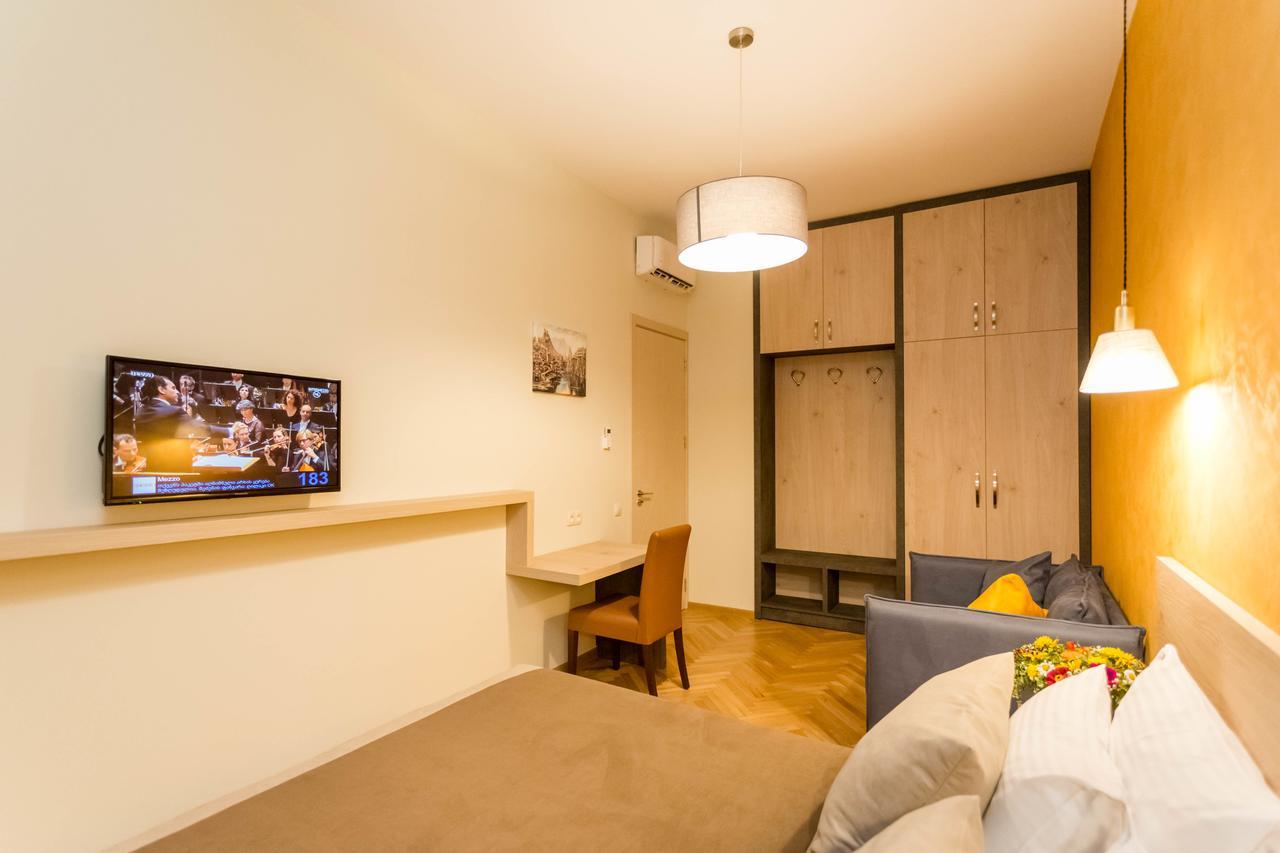 Luxury 3 Bedroom Apartment By Freedom Square City Center Tbilisi Exterior photo