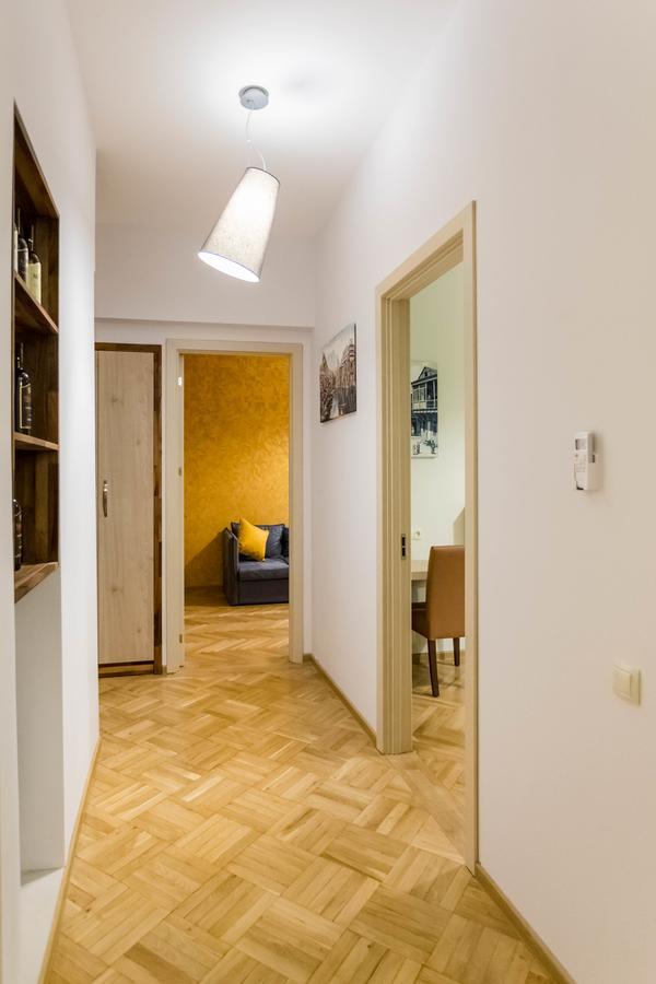 Luxury 3 Bedroom Apartment By Freedom Square City Center Tbilisi Exterior photo
