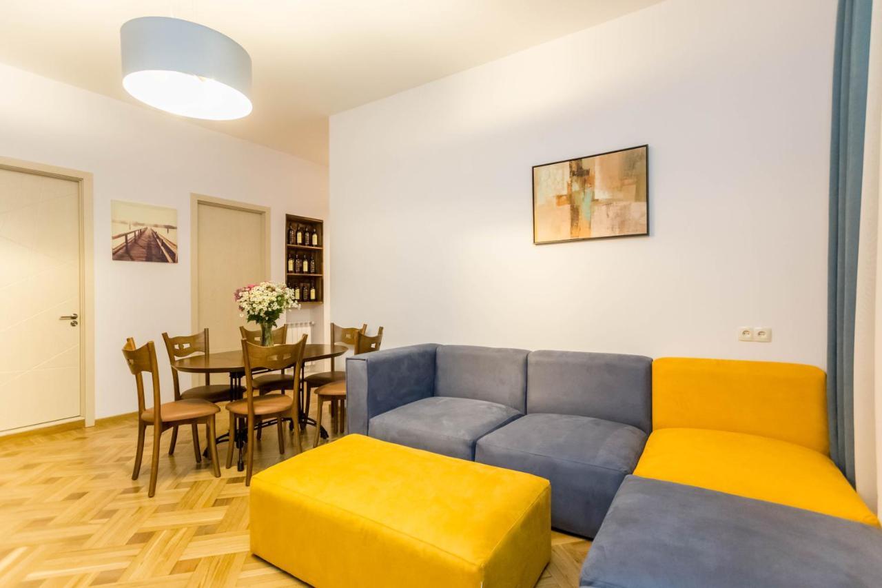 Luxury 3 Bedroom Apartment By Freedom Square City Center Tbilisi Exterior photo