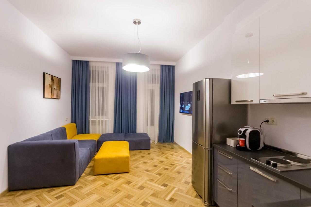 Luxury 3 Bedroom Apartment By Freedom Square City Center Tbilisi Exterior photo