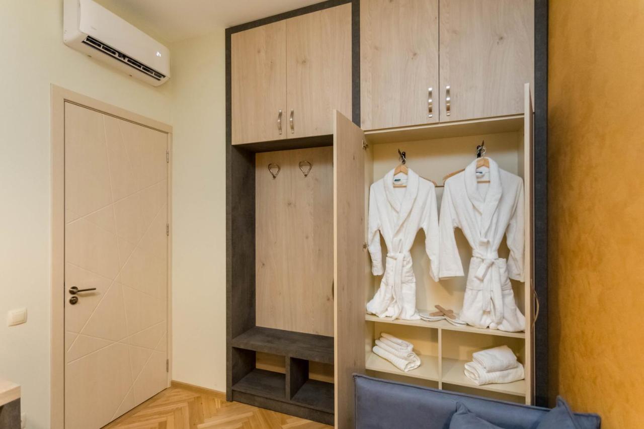 Luxury 3 Bedroom Apartment By Freedom Square City Center Tbilisi Exterior photo