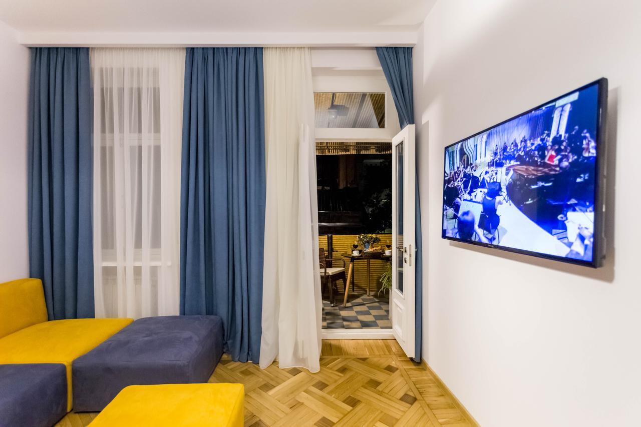 Luxury 3 Bedroom Apartment By Freedom Square City Center Tbilisi Exterior photo