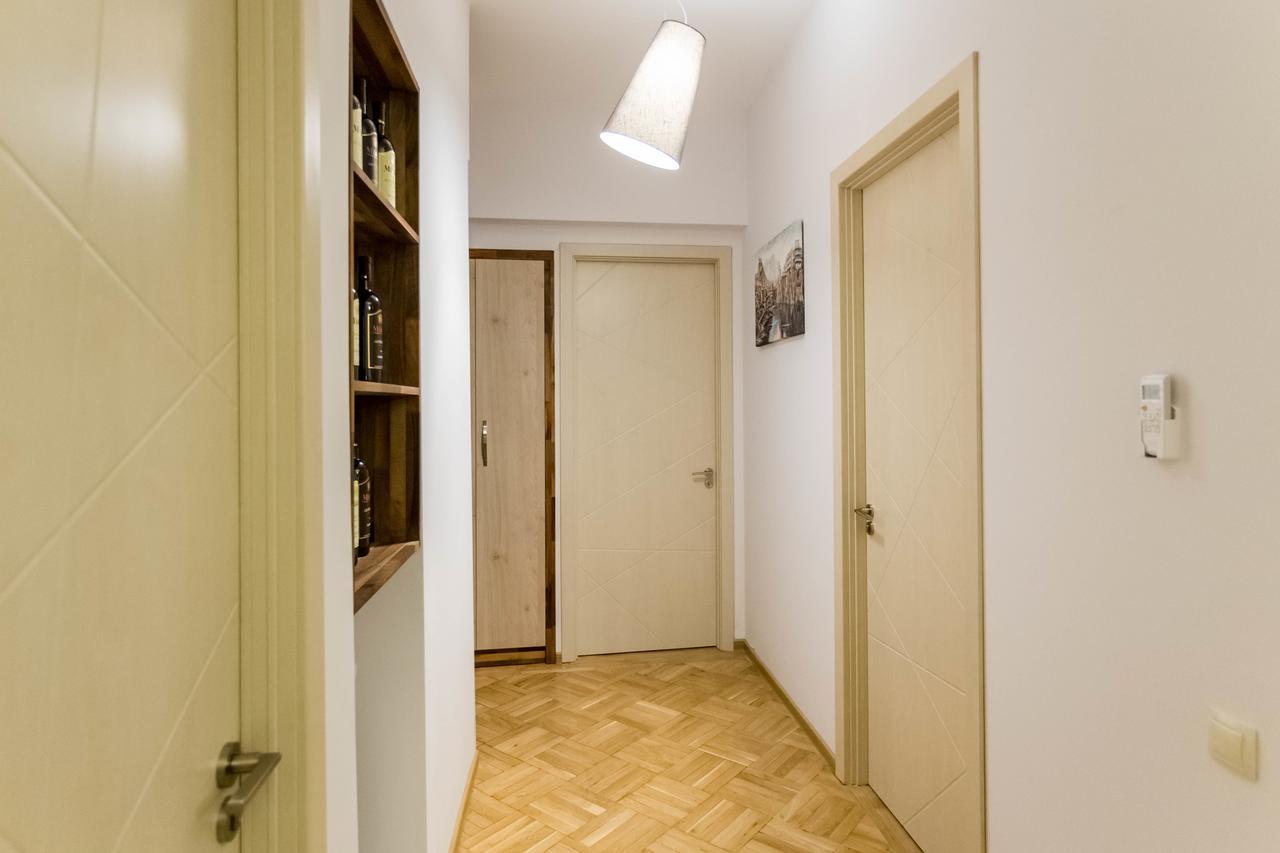 Luxury 3 Bedroom Apartment By Freedom Square City Center Tbilisi Exterior photo