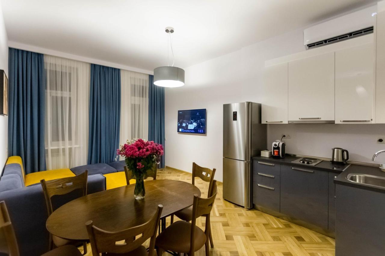 Luxury 3 Bedroom Apartment By Freedom Square City Center Tbilisi Exterior photo