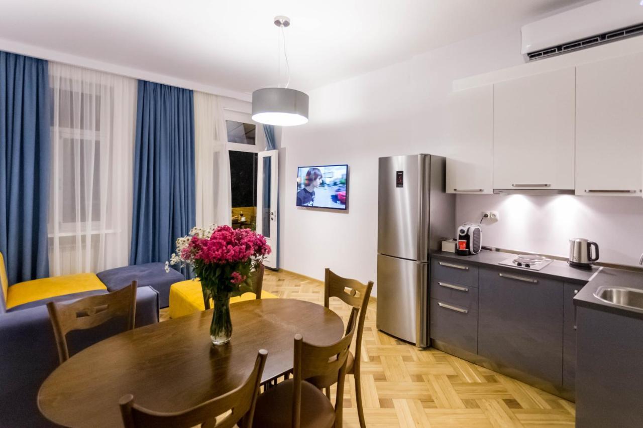 Luxury 3 Bedroom Apartment By Freedom Square City Center Tbilisi Exterior photo