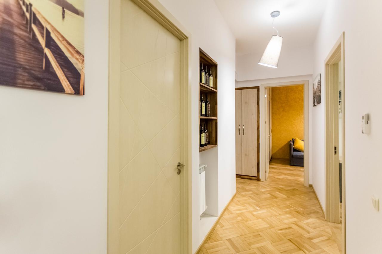 Luxury 3 Bedroom Apartment By Freedom Square City Center Tbilisi Exterior photo