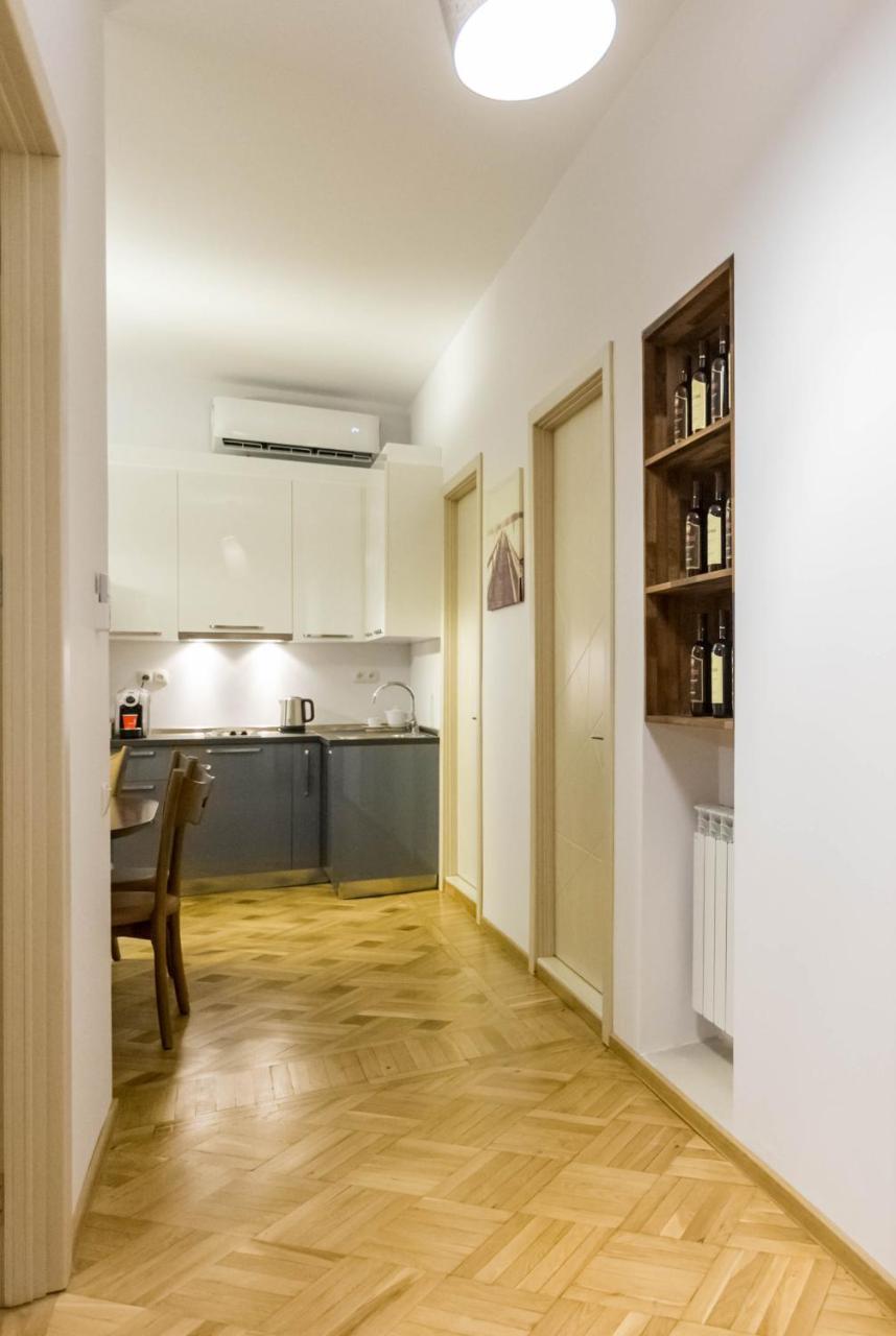 Luxury 3 Bedroom Apartment By Freedom Square City Center Tbilisi Exterior photo