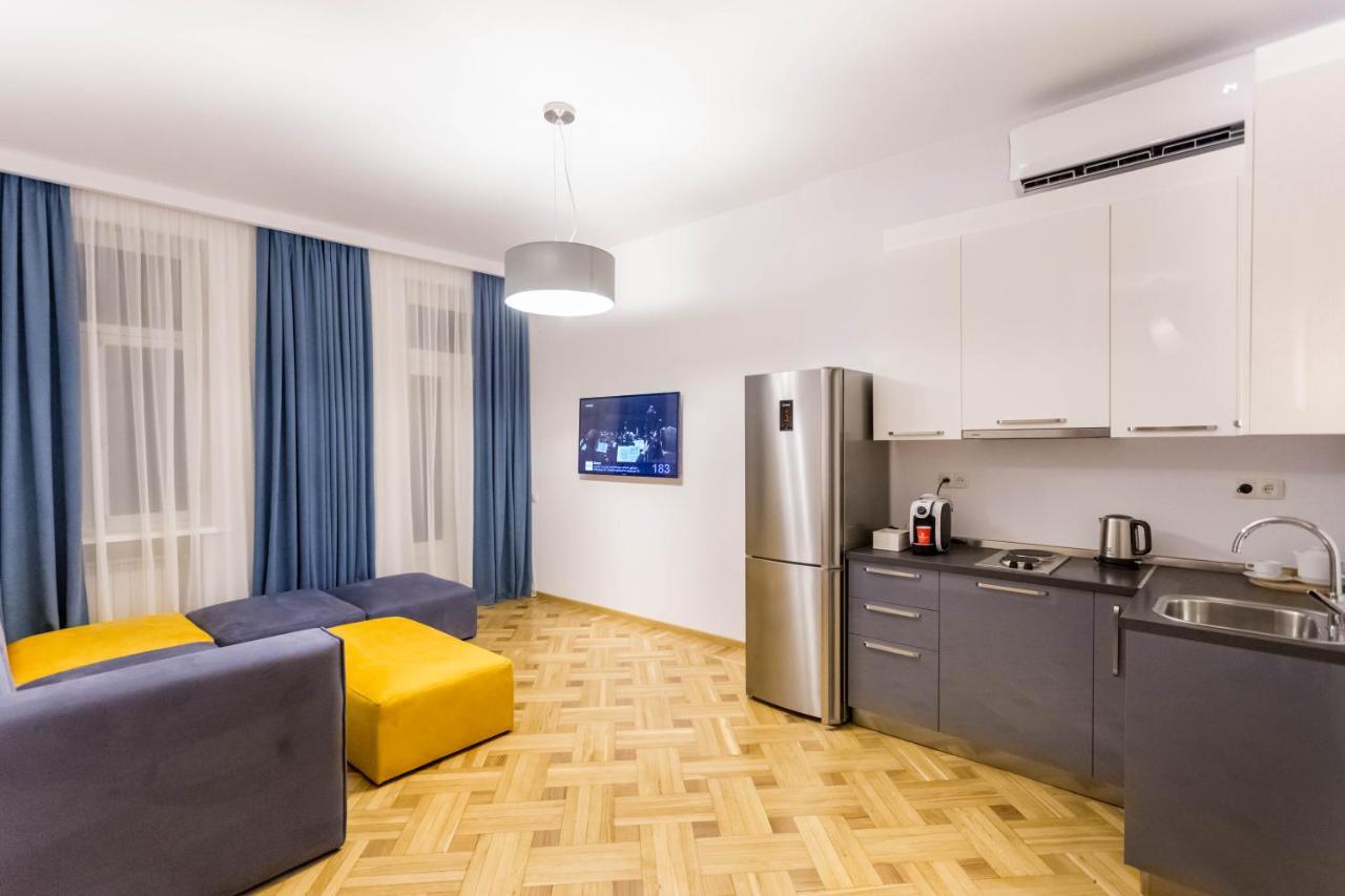 Luxury 3 Bedroom Apartment By Freedom Square City Center Tbilisi Exterior photo
